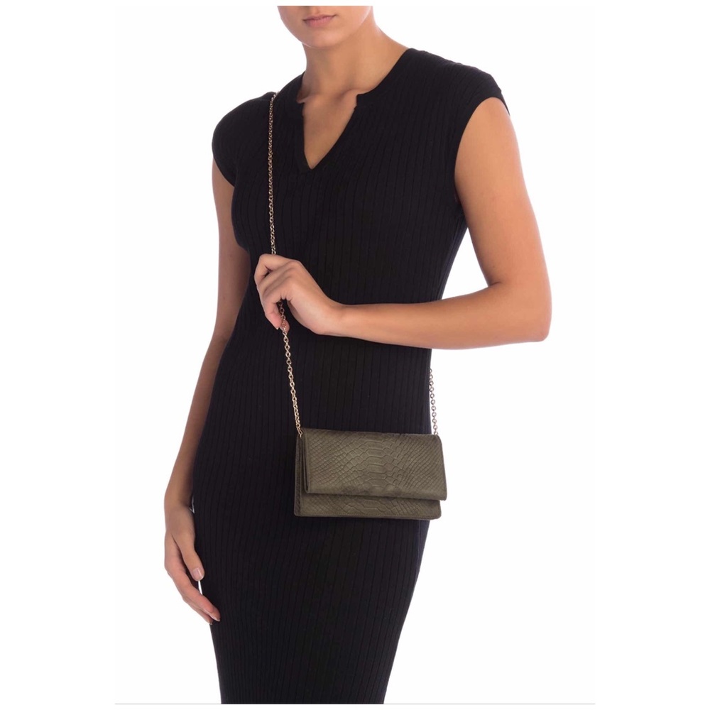 NWT Urban Expressions Jolie Vegan Suede Clutch! 😍